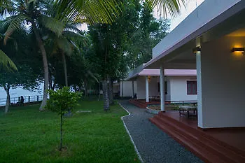Illikkalam Lakeside Cottages Kumarakom 3*,  Índia