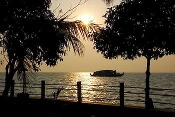 Illikkalam Lakeside Cottages Kumarakom Hotel