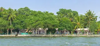 Hotel Illikkalam Lakeside Cottages Kumarakom