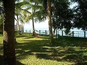 Hotel Illikkalam Lakeside Cottages Kumarakom