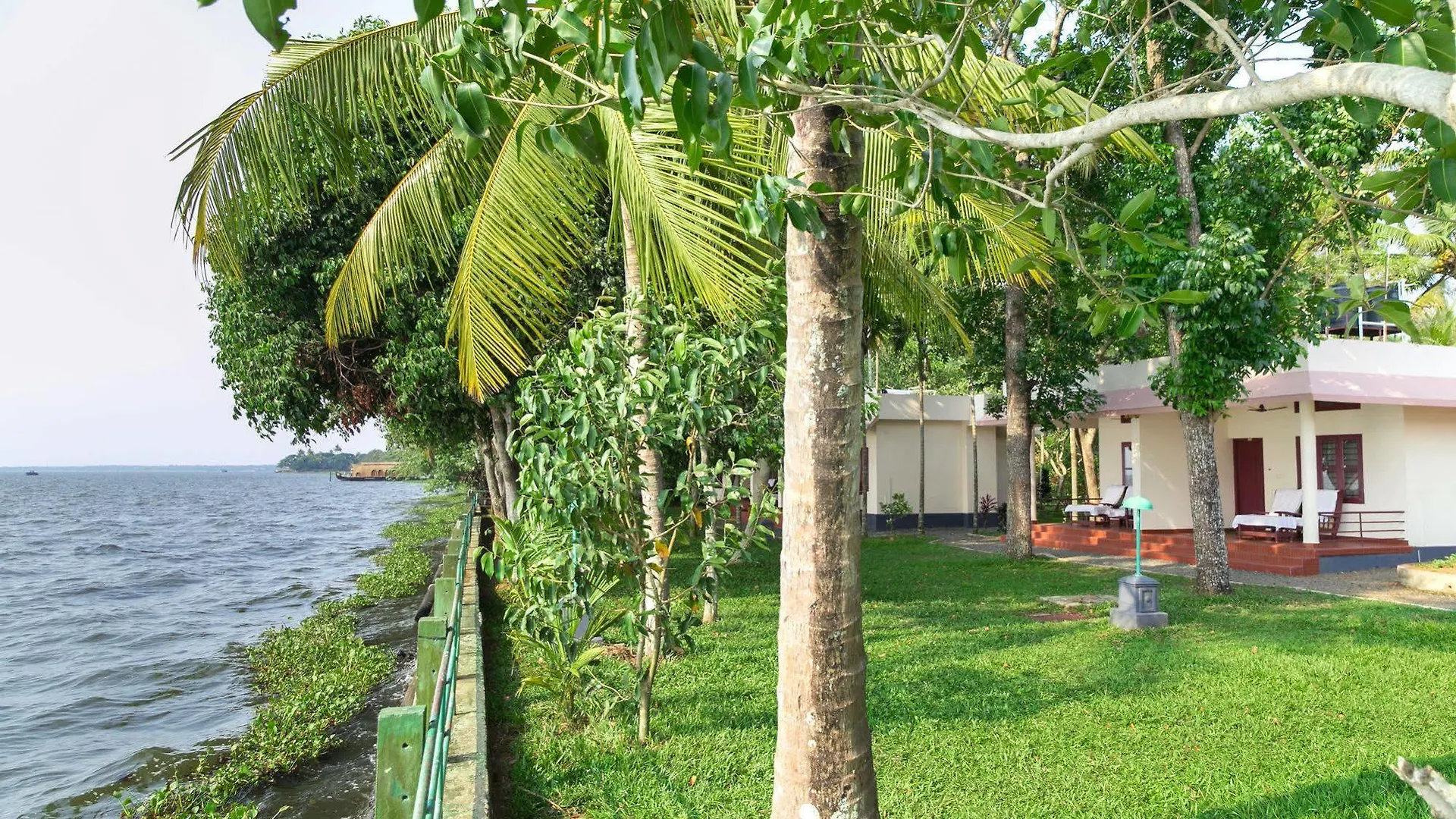 *** Hotel Illikkalam Lakeside Cottages Kumarakom Índia